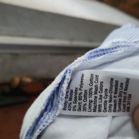 Crown & Ivy Size Large Dress - Picture 5 of 5